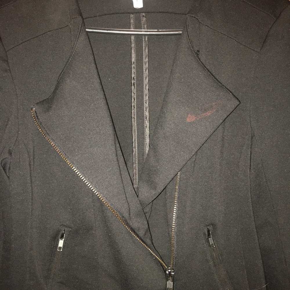 Lightweight jacket - Picture 2 of 3
